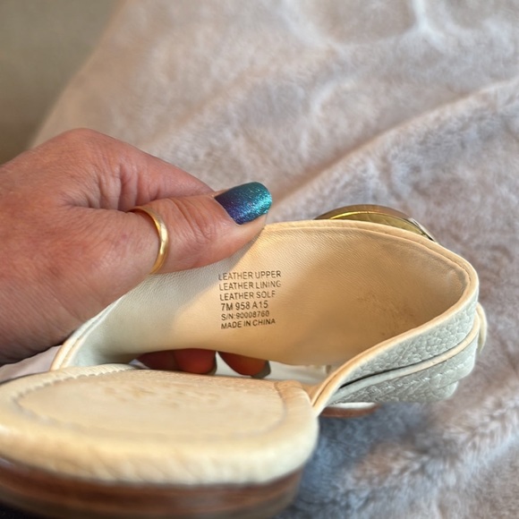 Tory Burch Amanda Flat Thongs  leather size 7 in grate shape With Box - Picture 4 of 9